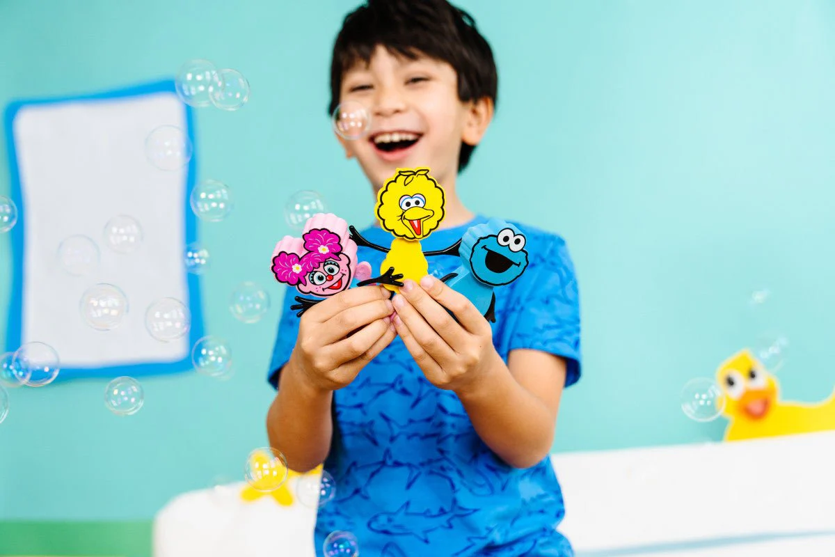 Glo Pals Badspeelgoed Sensorisch Light-Up Poppetje en Cubes Cookie - Image 10