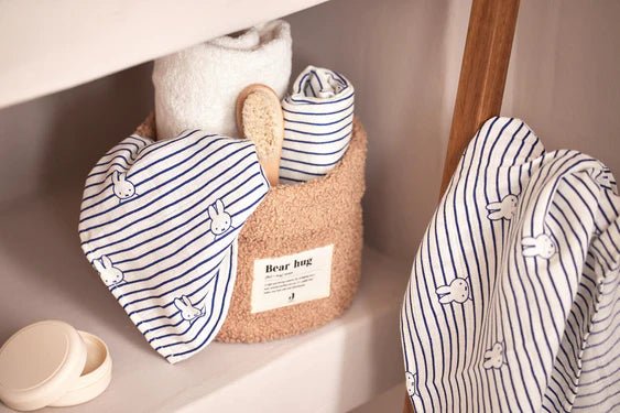Jollein Hydrofiele Doek Miffy Stripe Navy 70cm 3St - Image 4