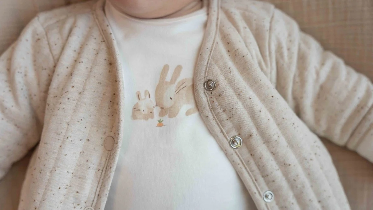 Little Dutch Babyjasje Reversible Baby Bunny/Nappy Sand - Image 3