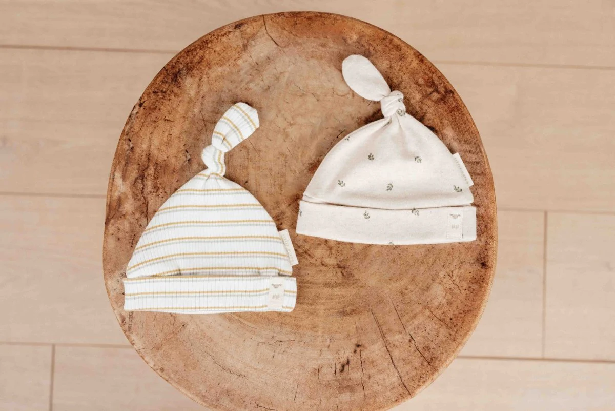 Little Dutch Babymutsje Met Knoop Green Leaves - Image 3