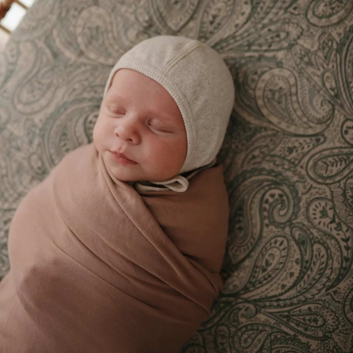 Mushie Babymutsje Bonnet Beige Melange - Image 3