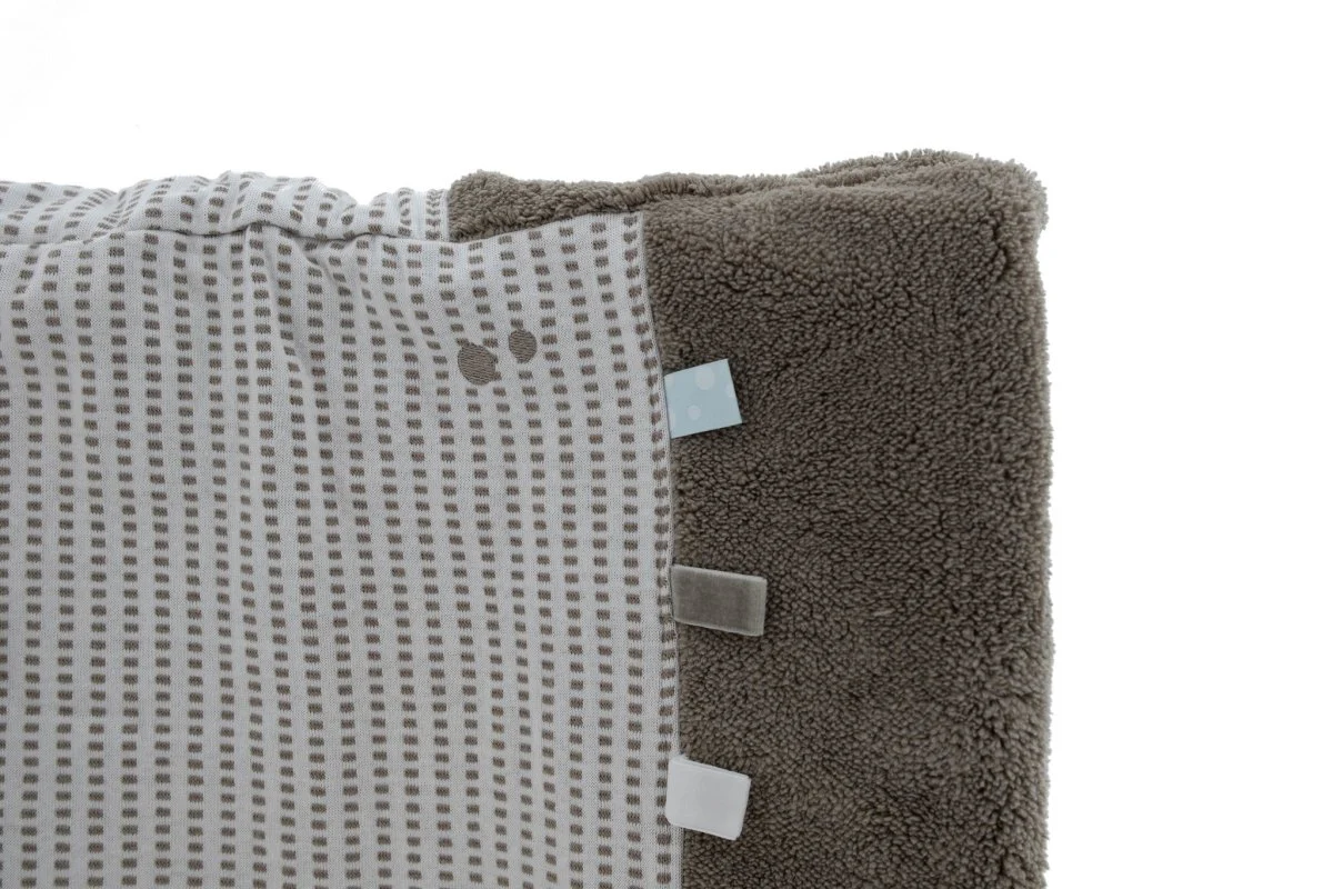 Snoozebaby Aankleedkussenhoes Happy Dressing Warm Brown 45x70cm - Image 3