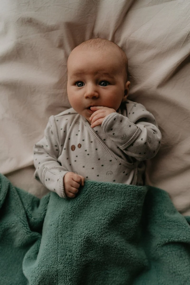 Snoozebaby Wiegdeken T.O.G 2.0 Smokey Green 100x75cm - Image 3