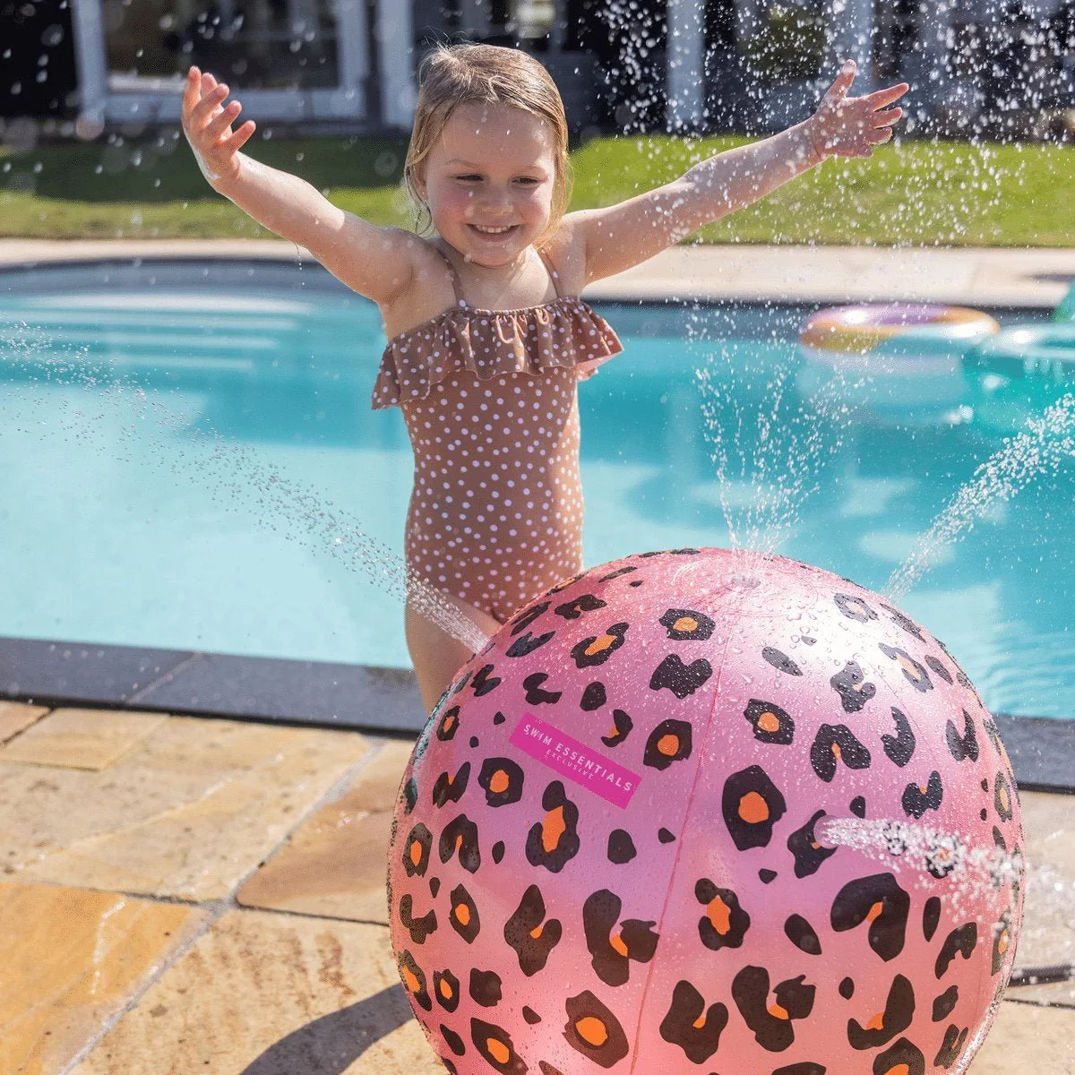 Swim Essentials Strandbal Met Sproeiers Panterprint 57Cm - Image 3