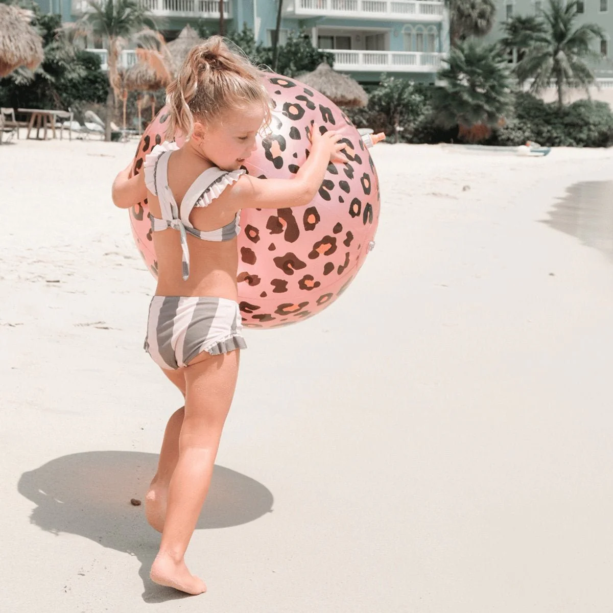 Swim Essentials Strandbal Met Sproeiers Panterprint 57Cm - Image 8